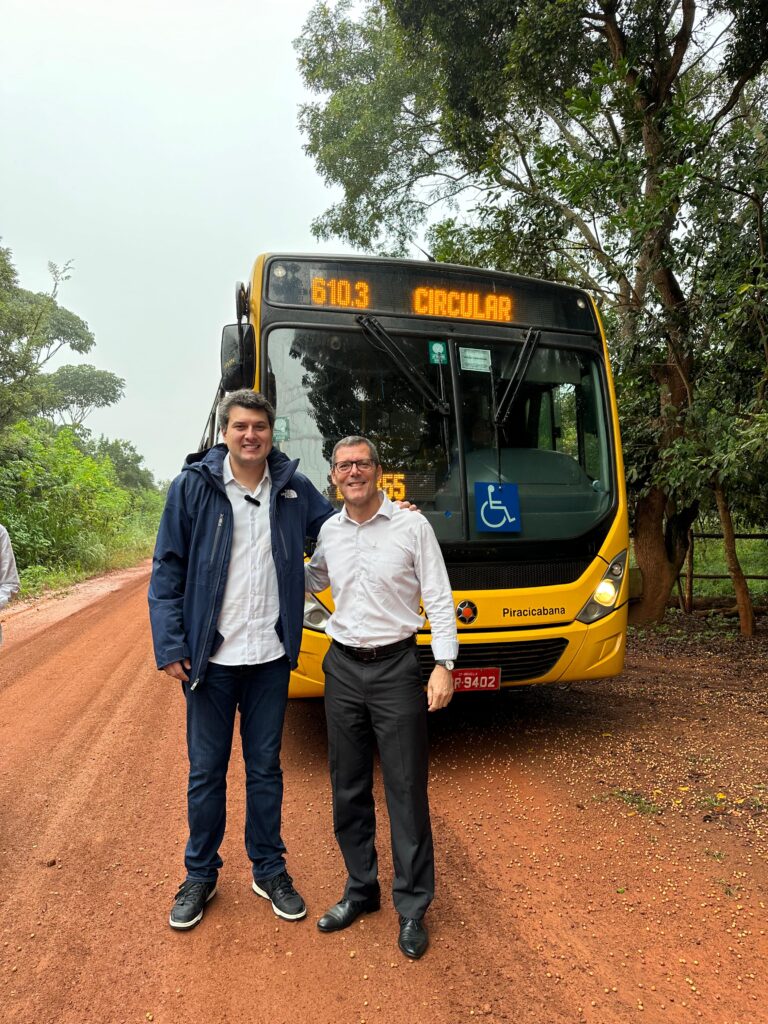 Linha de ônibus começa operar em Barra Alta