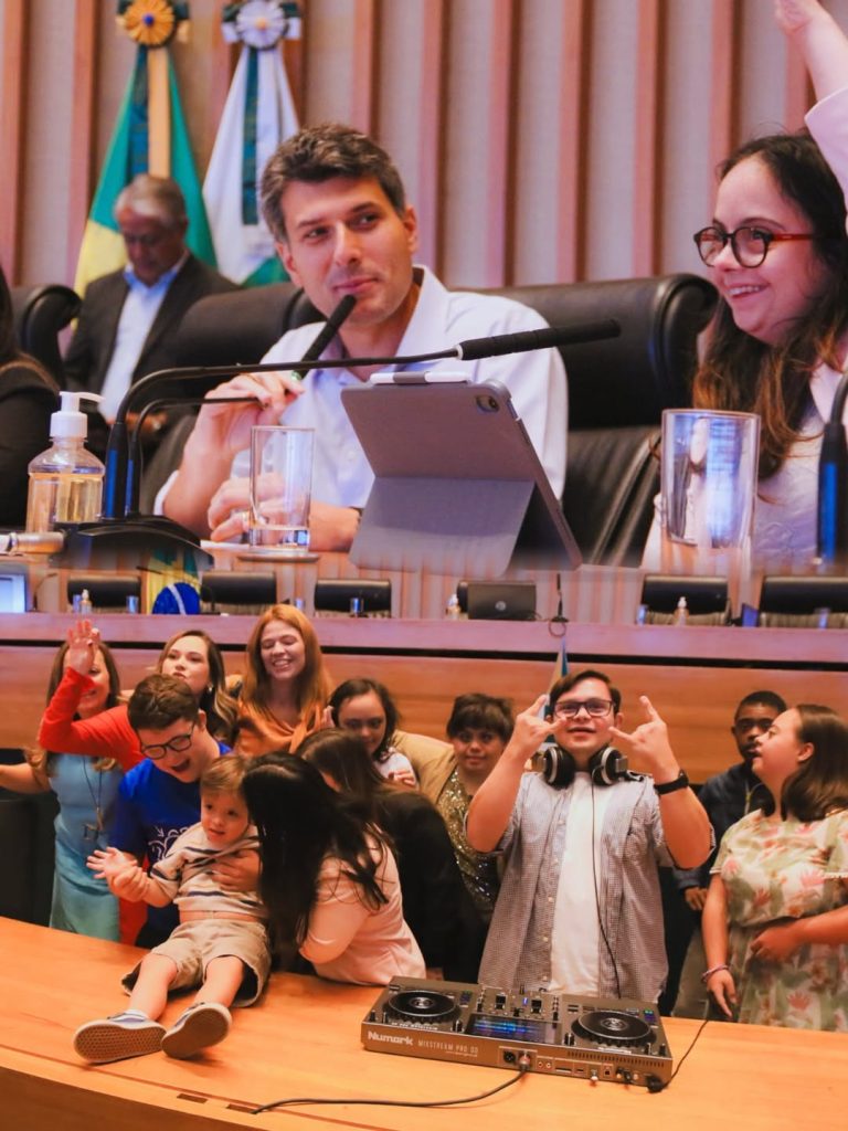 CLDF aprova política de comunicação humanizada do diagnóstico de Síndrome de Down